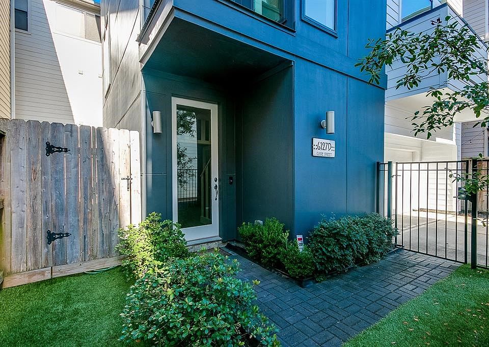 The beautifully landscaped patio welcomes your guests.