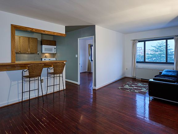 Living Room 1 - Unfurnished