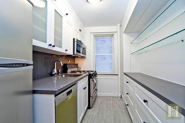 Rented by Halstead Real Estate | media 37