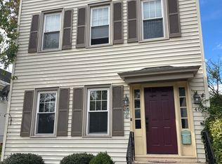 405 4th Ave #A, Troy, NY 12182