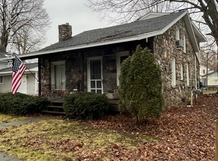 212 W Caroline St, Bellevue, MI 49021