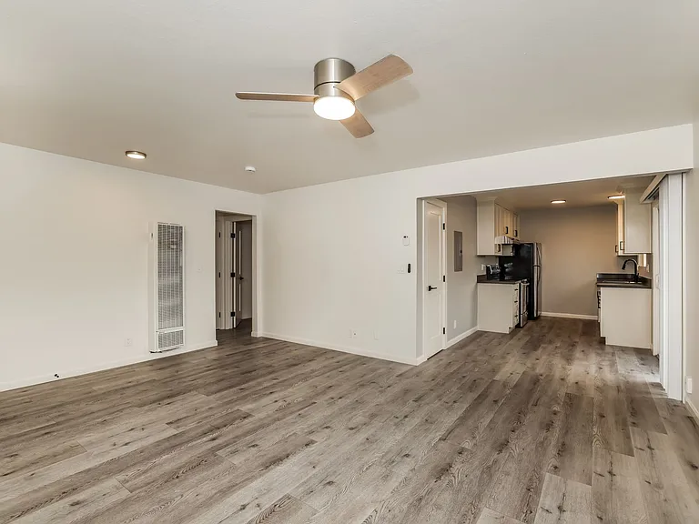 1260 Cortez Dr #10 — Photo 4