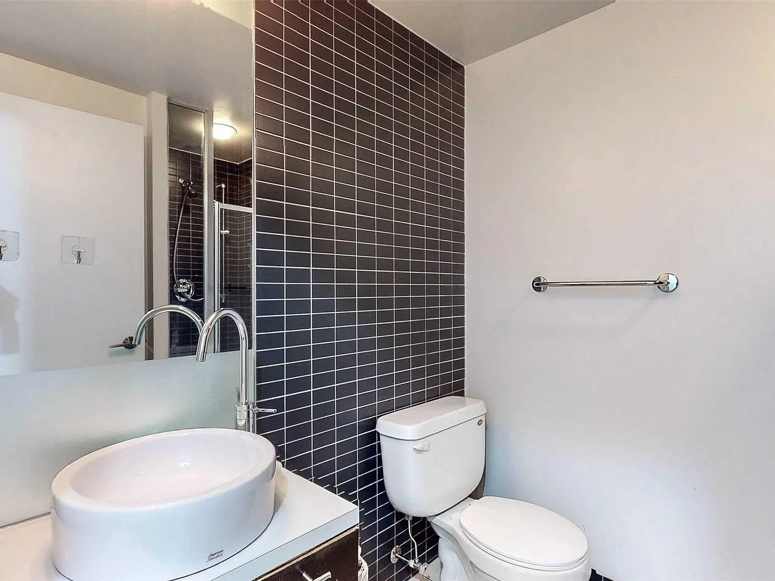 2 bed, 817 sqft, $3,400 — Photo 3