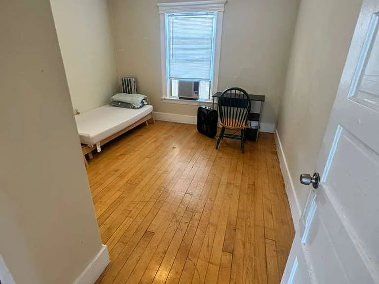 80 Florence St #3 — Photo 3