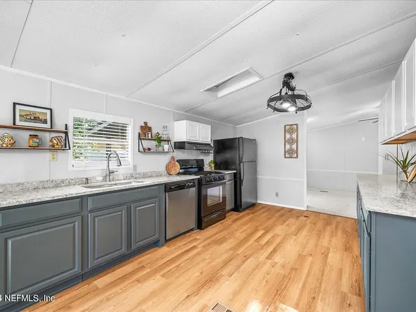 120 PINE Street, Satsuma, FL 32189