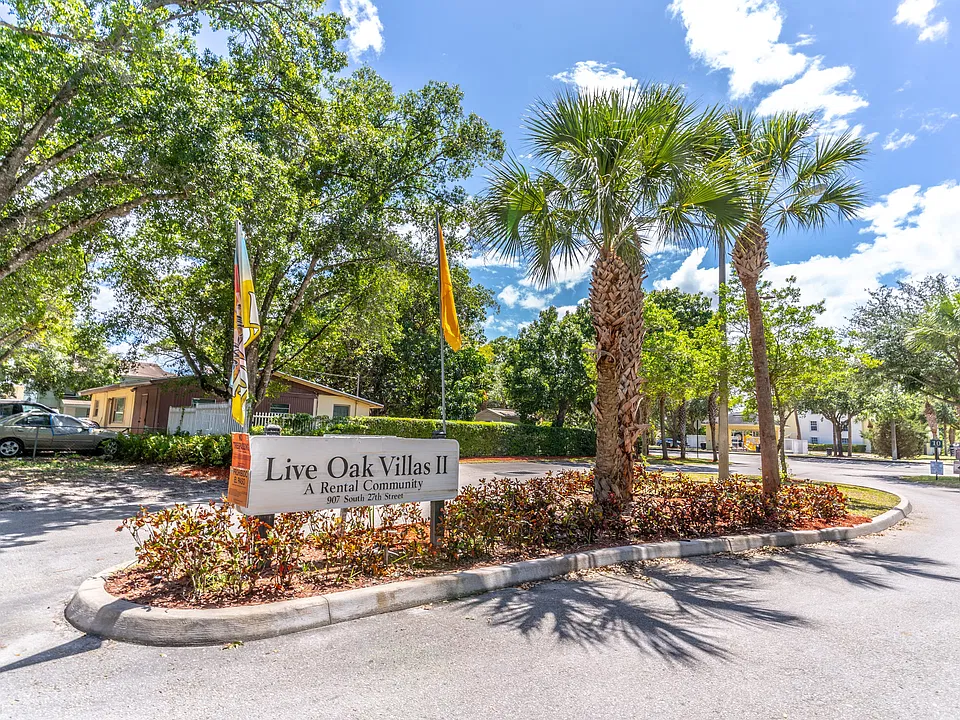 Live Oak Villas