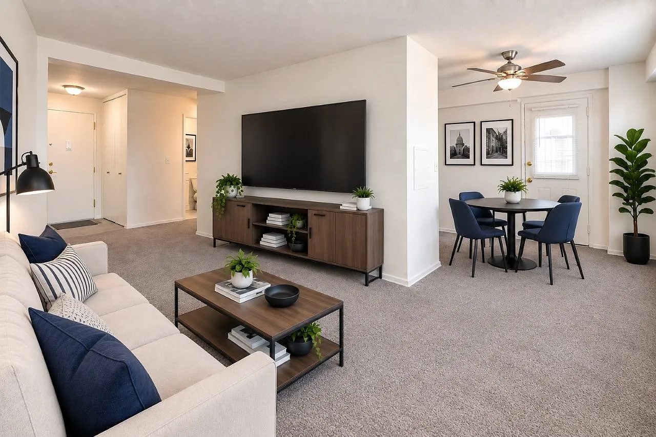 The Carlyle Apartment Homes — Photo 4