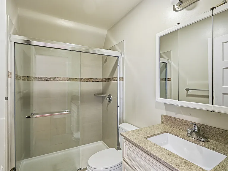 749 Clayton St #747 — Photo 38