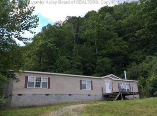 702 Rr 1, Delbarton, WV 25670