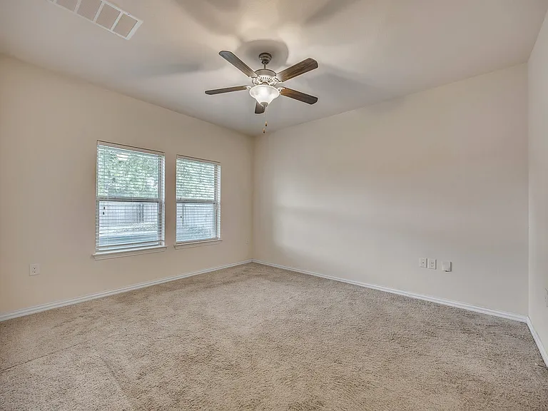 7212 Vail Ridge St — Photo 16