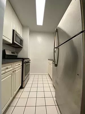 2nd image of 250 E 63rd St APT 17C