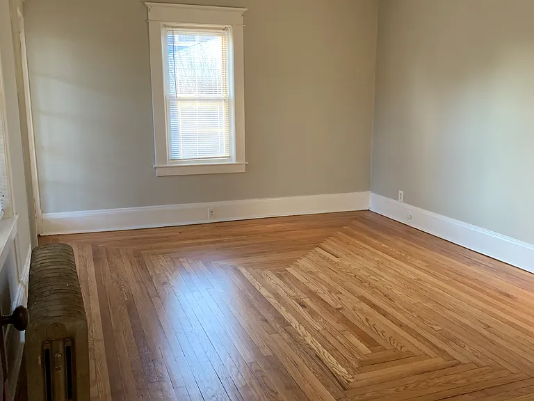105 Lyman St #1R — Photo 8