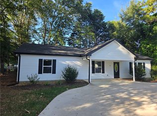7 W 2nd St, Williamston, SC 29697