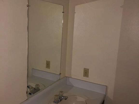 3rd image of 1822 Fox Run Dr