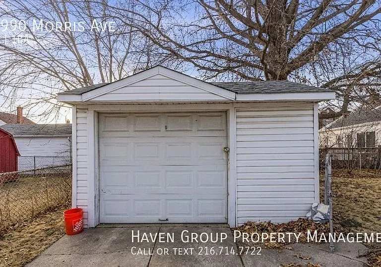 20990 Morris Ave — Photo 23