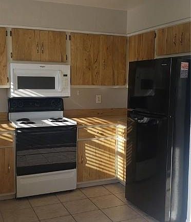 5th image of 813 NE 7th Pl