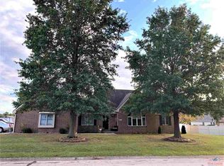 1402 E Oak St, Clinton, MO 64735