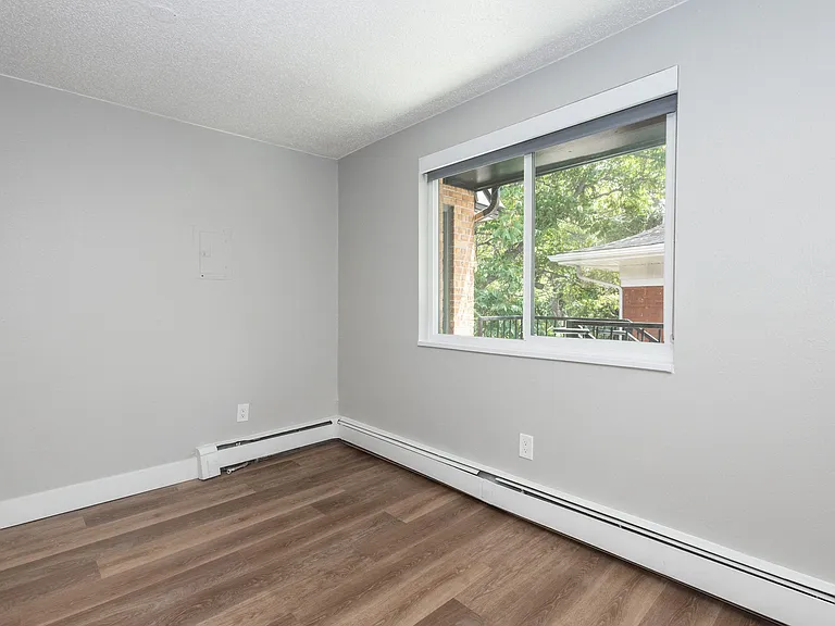 1341 Cook — Photo 37
