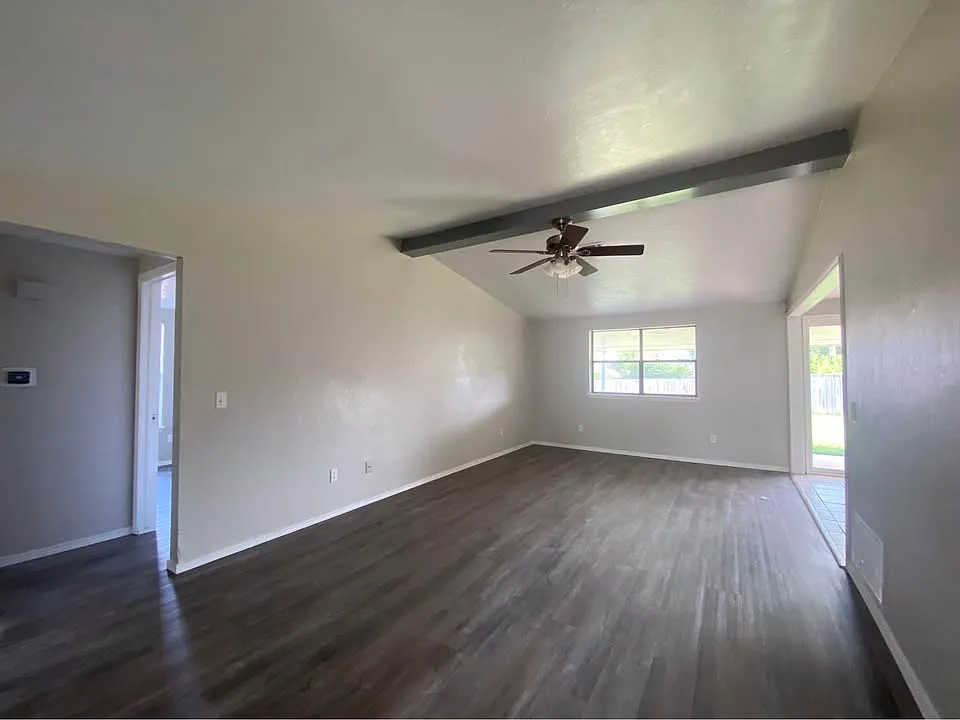 3 bed, 1209 sqft, $1,495 — Photo 3