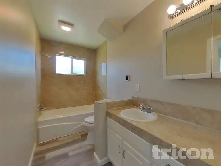 1126 W Ovington St — Photo 9