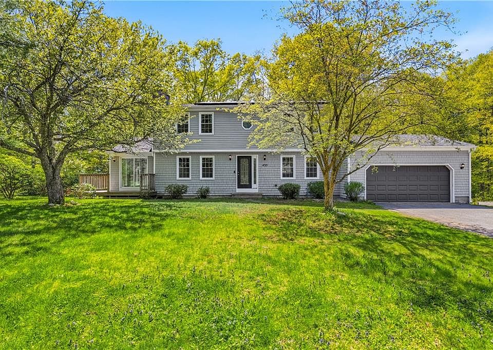 1st image of 435 Maureen Cir