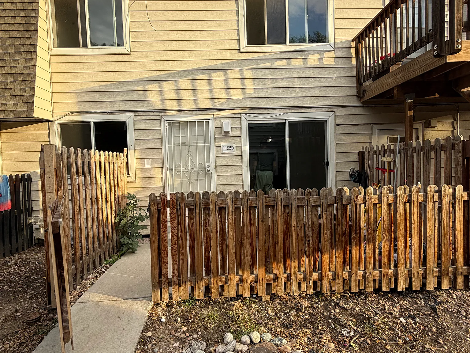 3 bed, 1.5 bath, 1000 sqft, $2,600 — Photo 2