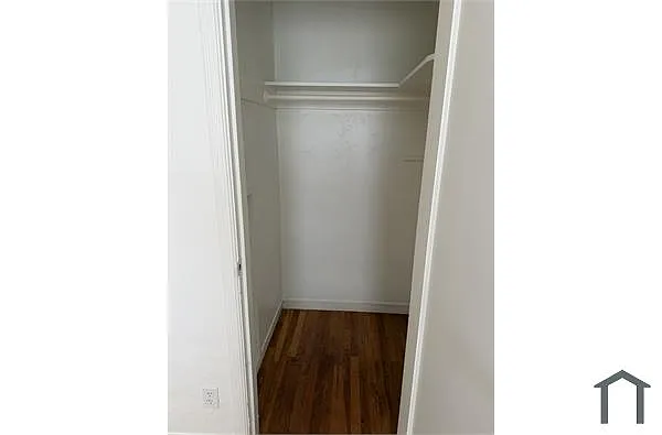 Building Photo - 5492 Ruth Ave #2