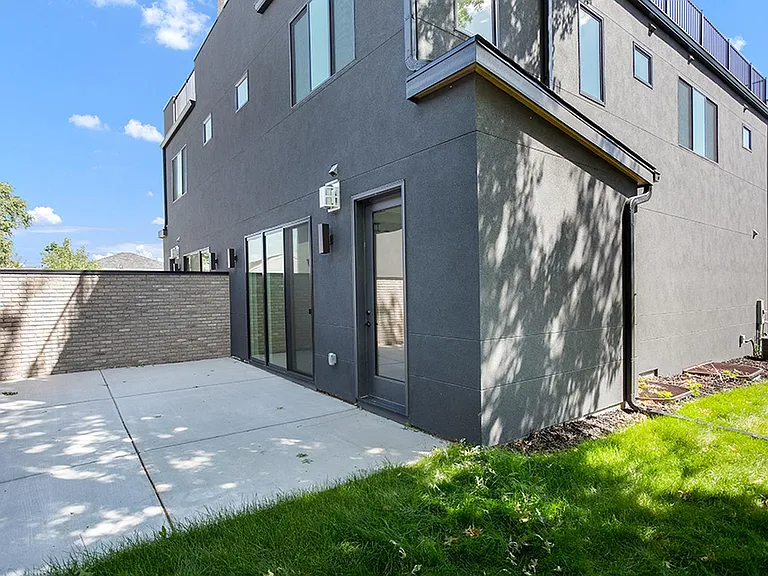 4225 Mariposa St — Photo 26