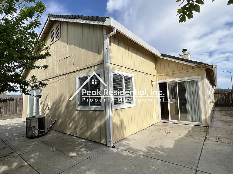 8274 Golden Park Ct — Photo 23