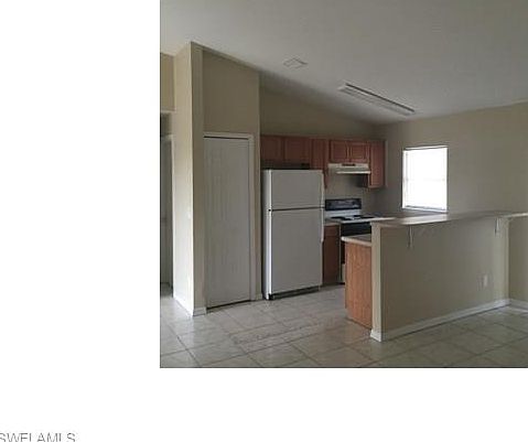 5th image of 421 Petite Ave