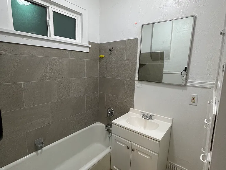 2227 Quincy Ave #B — Photo 4