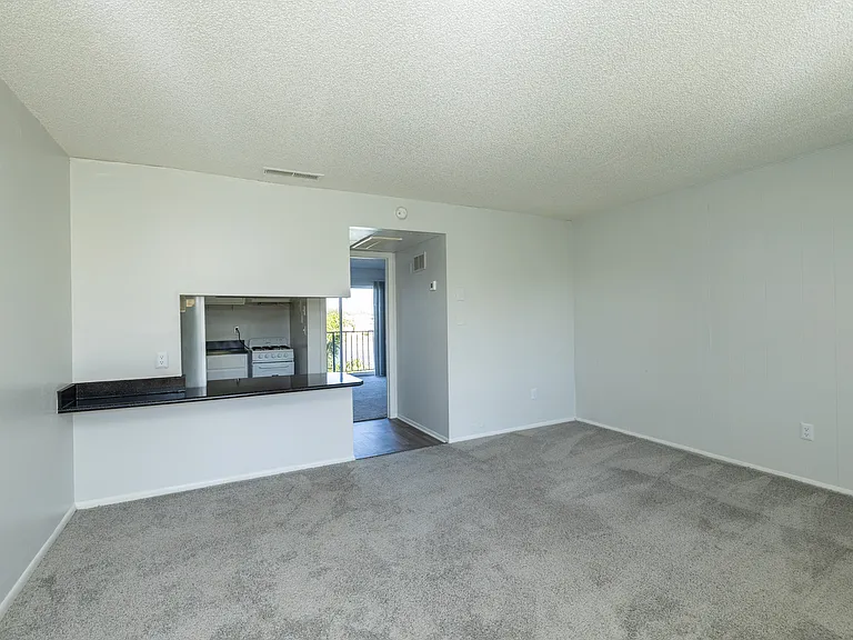 Lakes at Largo Apartments — Photo 13