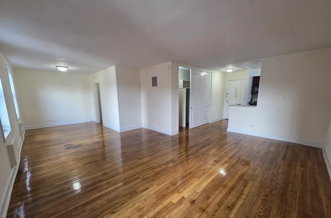 Studio, 615 sqft, $1,900 — Photo 2
