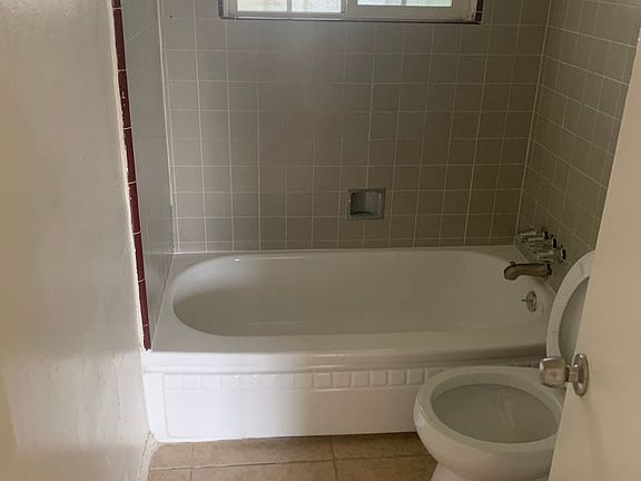 3rd image of 1461-1463 N Lugo Ave #94f7d55f3