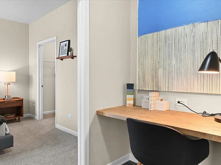 Farmington Lakes Apartments — Photo 40