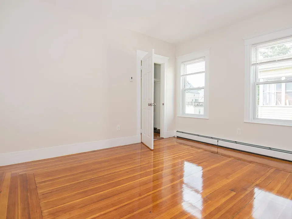 12 Chester St #101