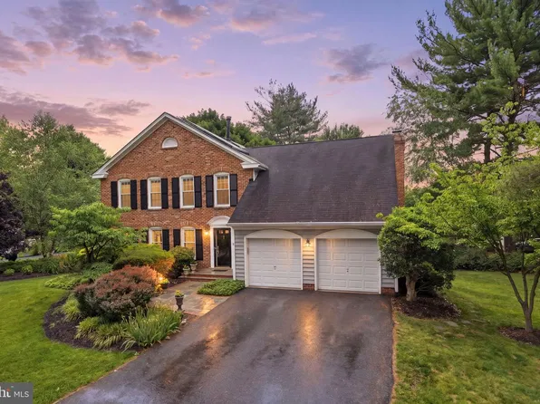 9016 Nesbit Ct, Gaithersburg, MD 20886