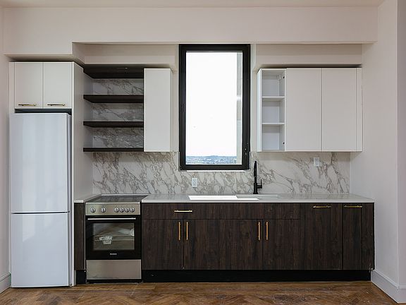 2nd image of 321 Wythe Ave #1902