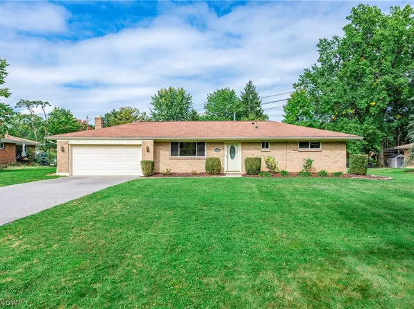 1525 Bonnie Rd, Macedonia, OH 44056