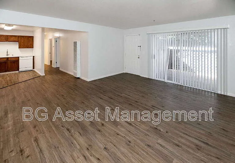 1233 S 56th St #3 — Photo 2