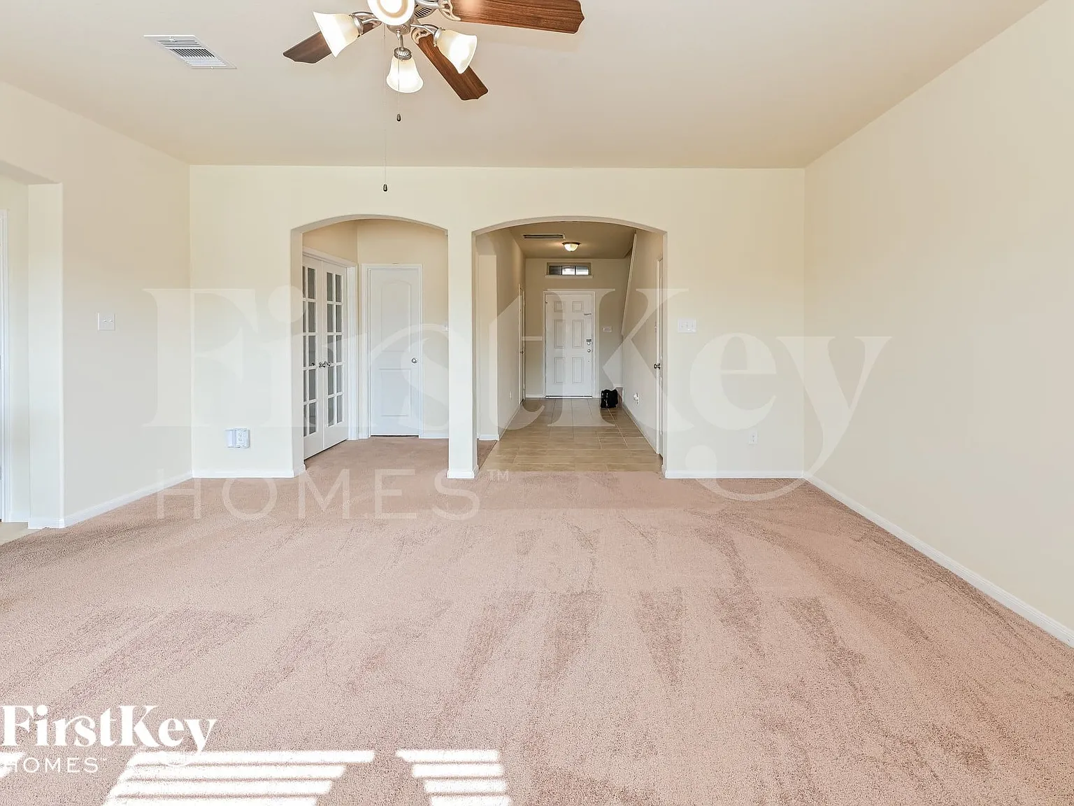 4 bed, 3.0 bath, 2370 sqft, $2,395 — Photo 2