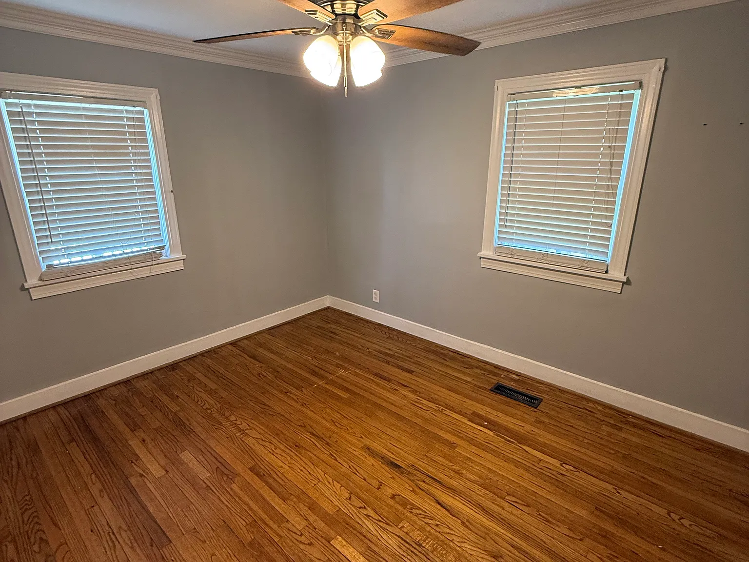 3 bed, 980 sqft, $1,750 — Photo 4