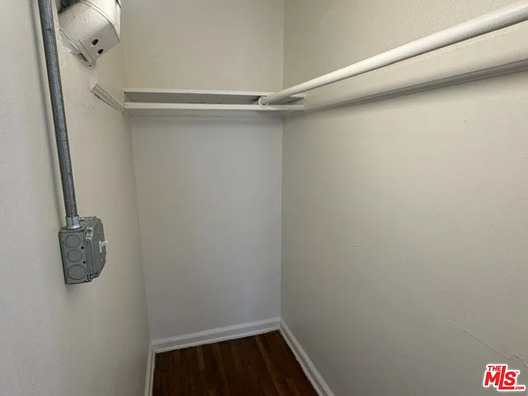 942 Havenhurst Dr — Photo 16