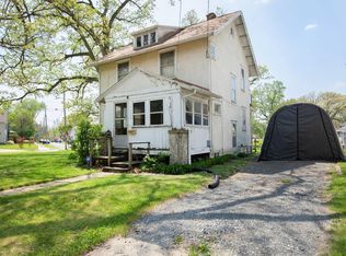 1147 24th St, Moline, IL 61265