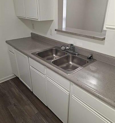 4th image of 39 Pine Dr #3