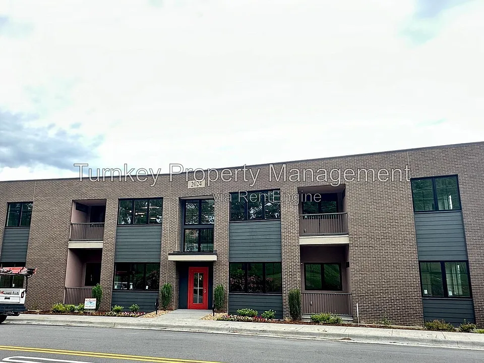 3223 Kavanaugh Blvd #1D