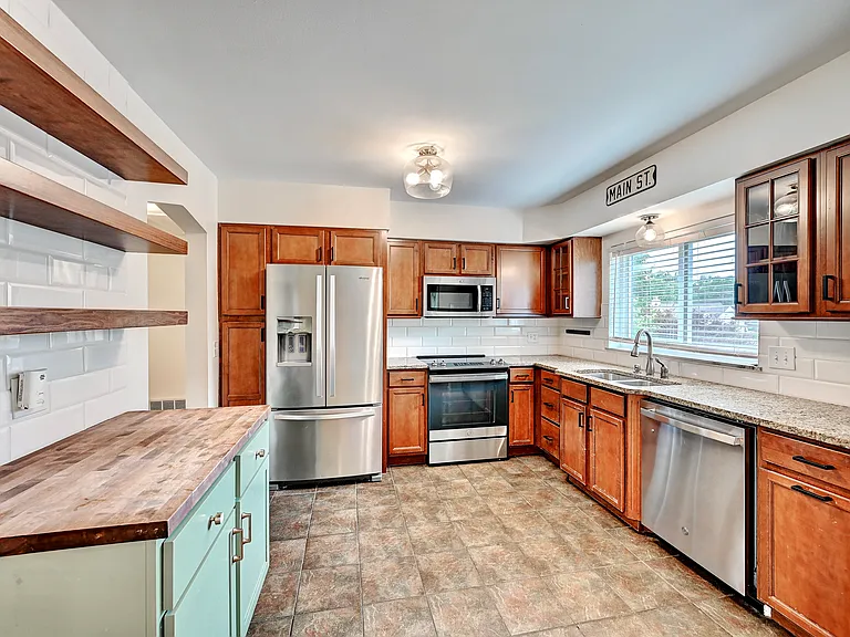 8 Kennedy Rd — Photo 11