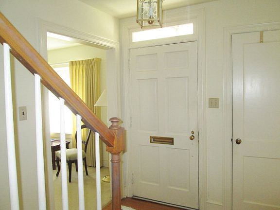 2nd image of 112 Clarendon Cir