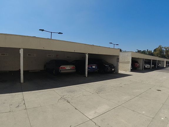 2nd image of 5948 Melrose Ave APT 1