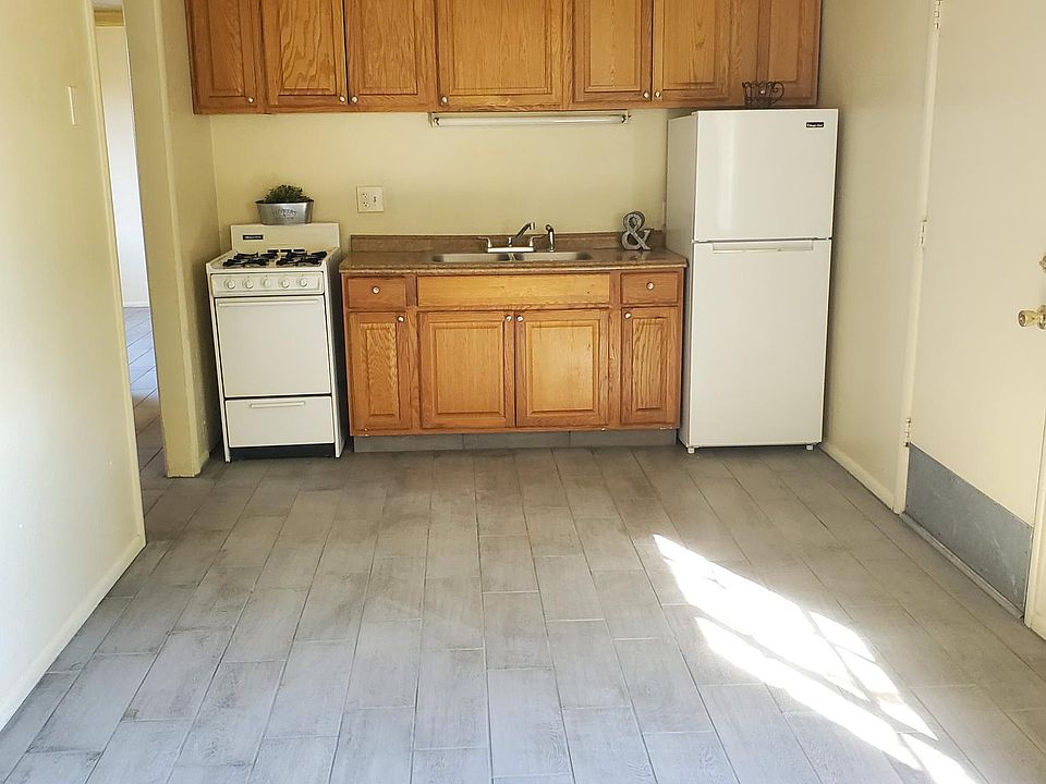 1st image of 2146 N Margaret Ave #C
